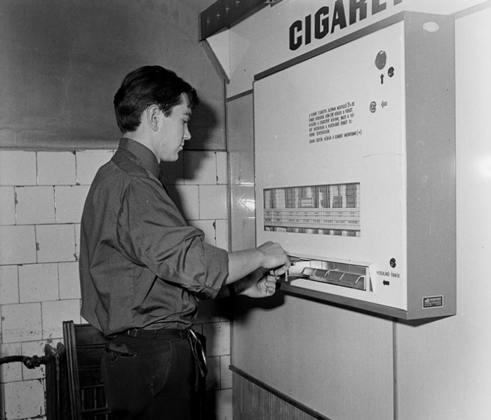 Cigaretta automata, 1966.