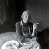 Nő cigarettával, 1999